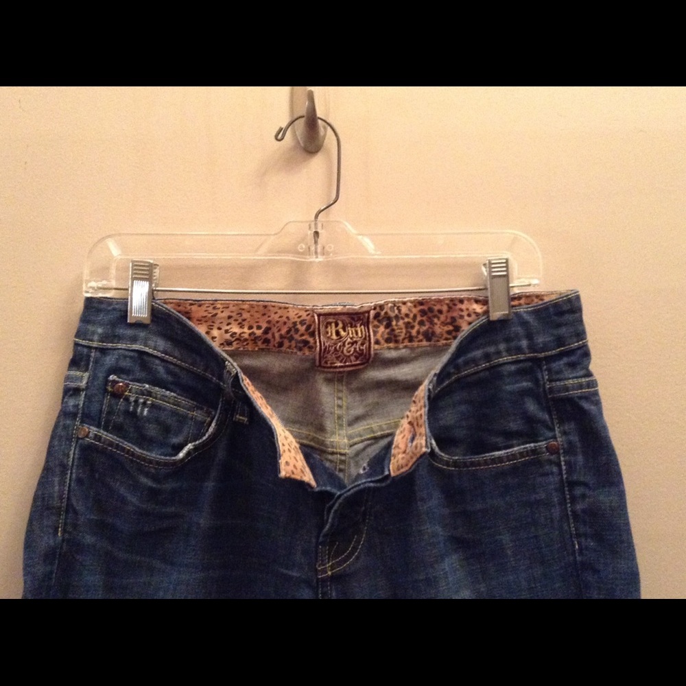 LAST CALL Rich & Skinny Slim Studly Jeans 28.  16"  across laying flat.